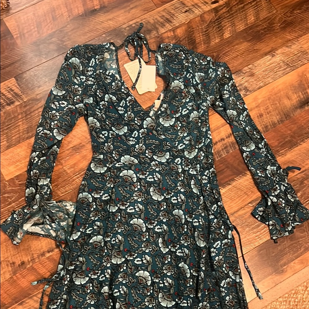 Floral V-Neck Long Sleeve Dress